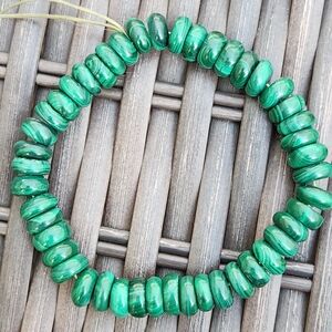 Malachite donut shaped bead bracelet- stretchable